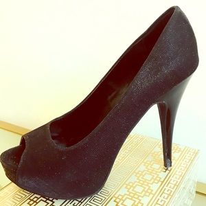 Shimmery Chinese Laundry pumps (size 8)